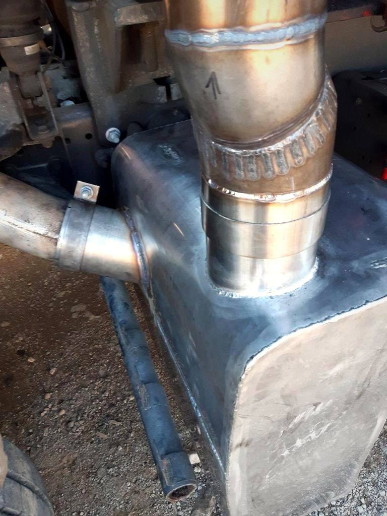 Zavar na inox auspuhu